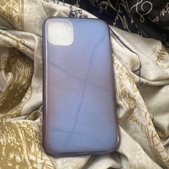 this is a iphone 11 case!! good quality